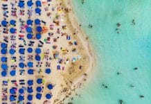 Bukan Hanya Bali, Ini 10 Pantai Paling Ramai di Dunia