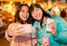 Ilmuwan Temukan Bukti, Persahabatan Kuat Bisa Perpanjang Umur