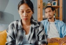 Takut Dekat dan Cemas Ditinggal? Ini Tanda Fearful Avoidant Attachment