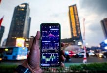 Aksi Demo di Jakarta Picu Penjualan Saham Asing, IHSG Turun 1,5 %