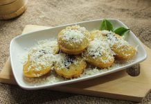 Kue Cubit Cokelat Keju: Manisnya Nostalgia Jajanan Anak Sekolah yang Bikin Susah Berhenti Makan