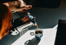 Rutin Minum Kopi Setiap Hari Bisa Bikin Kulit Glowing, Ini Penjelasan Ahli