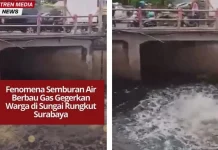 Fenomena Semburan Air Berbau Gas Gegerkan Warga di Sungai Rungkut Surabaya