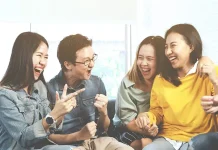 Social Butterfly: Kepribadian Ramah yang Jadi Magnet dalam Kehidupan Sosial