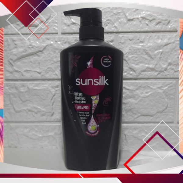 Sunsilk Shampoo Pump Hitam Berkilau Urang Aring 650ml